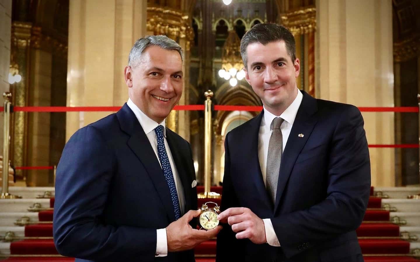 lazar janos fidesz frakcio fotozas ebresztoora