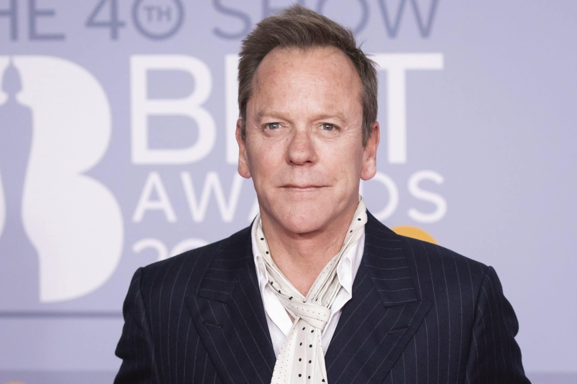 kiefer sutherland kémsorozat john regua glenn ficarra