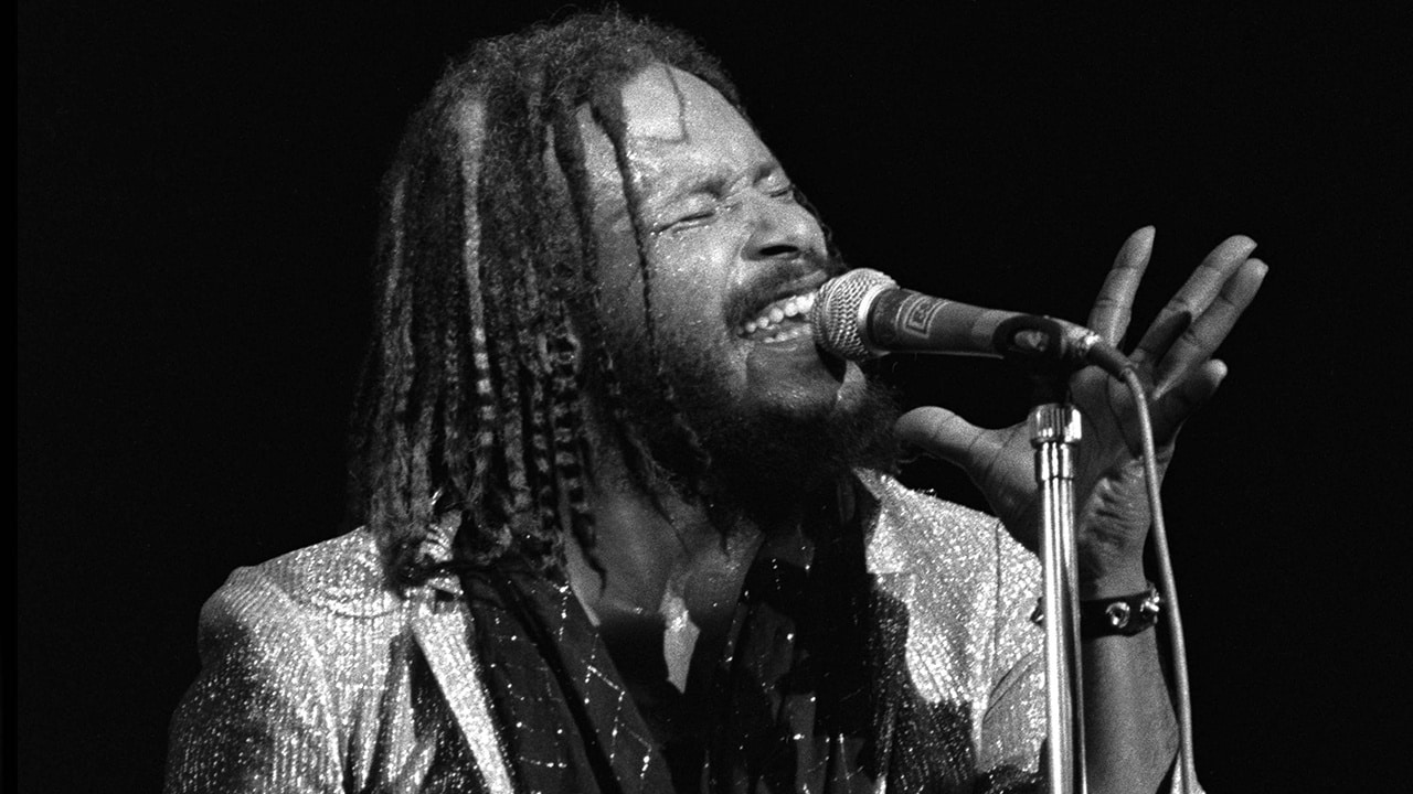 james-mtume-zenesz-meghalt