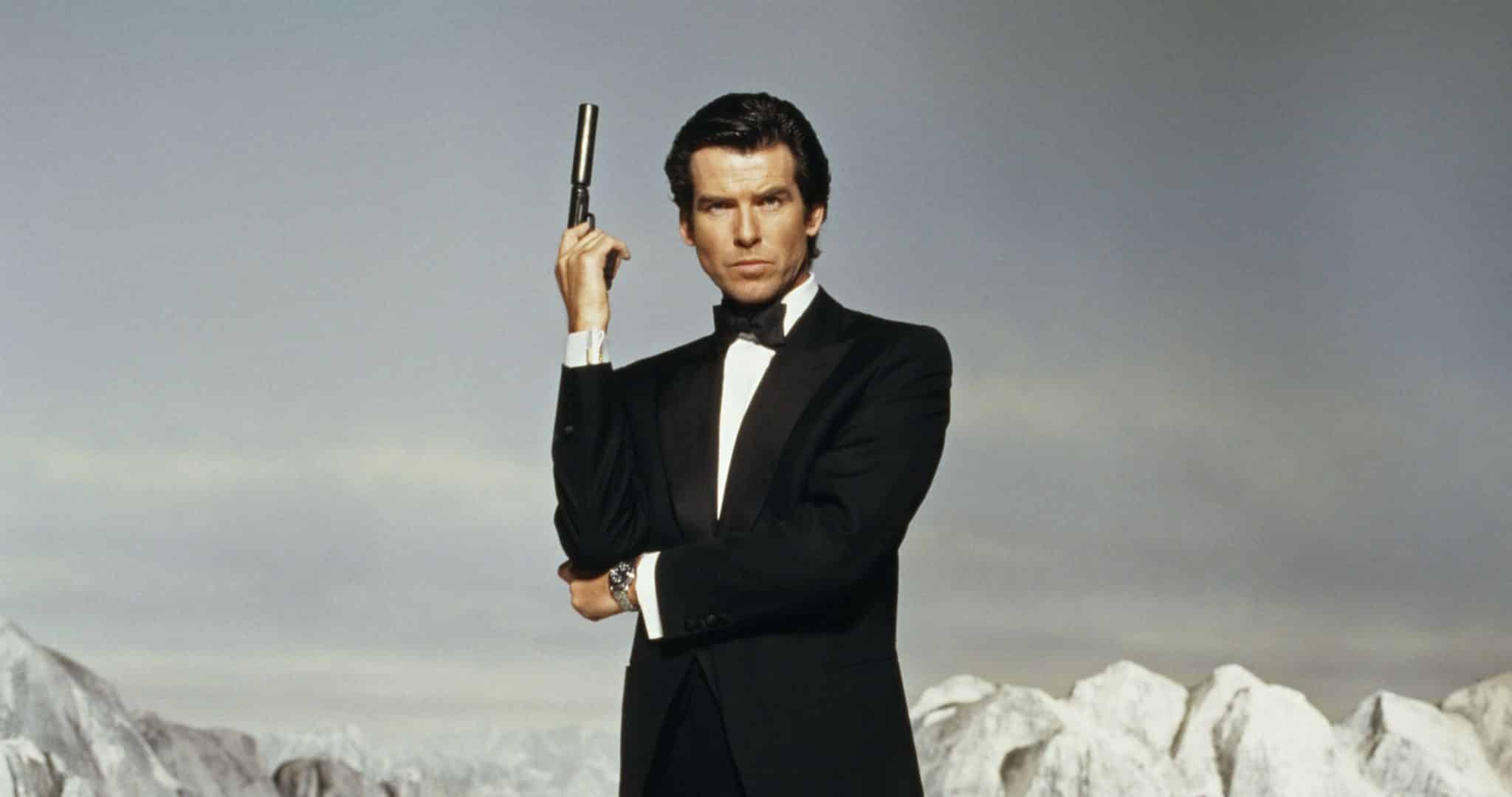 kim sherwood uj james bond trilogia
