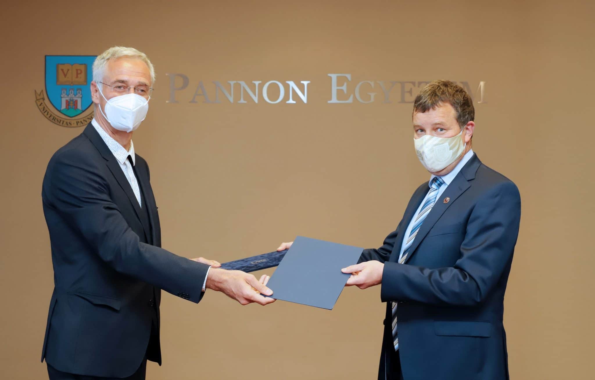 Veszprem-balaton 2023 Europa kulturális fovarosa cím mome pannon egyetem