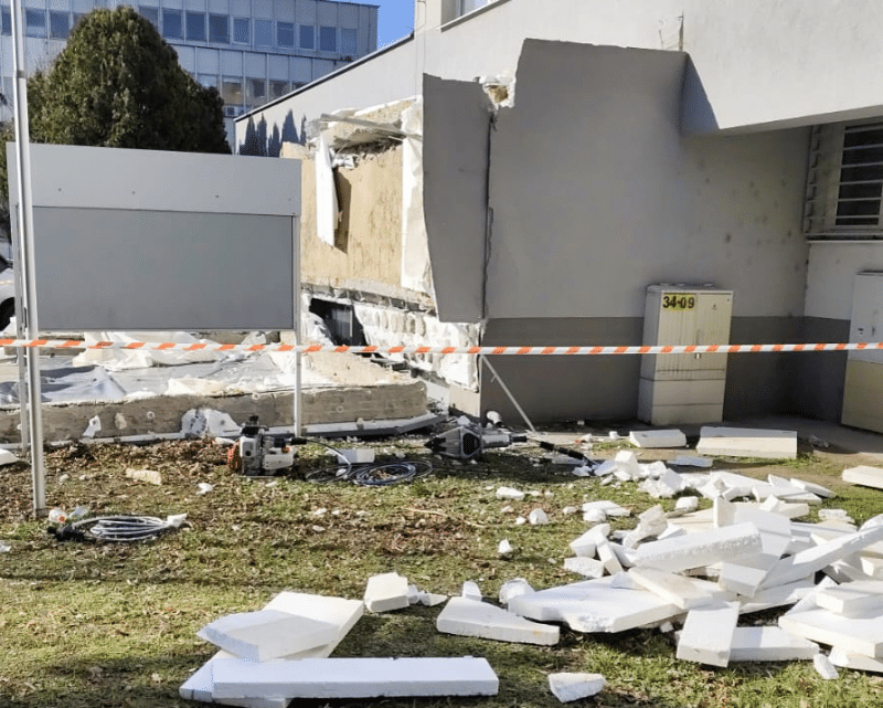 revkomarom kormanyhivatal baleset oka