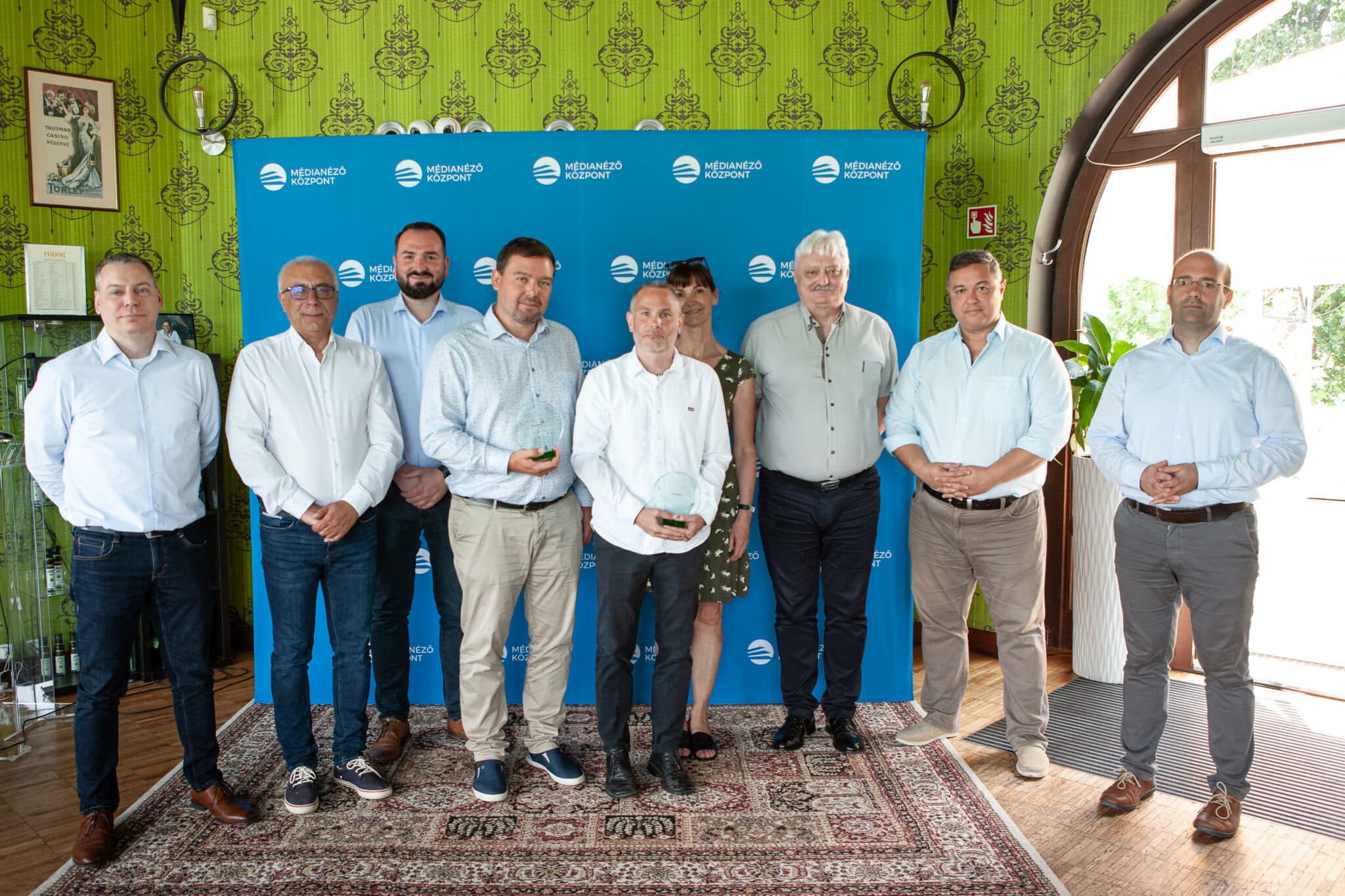 jotollu ujsagiroi dij huth gergely pesti sracok villanyi karoly mediaworks