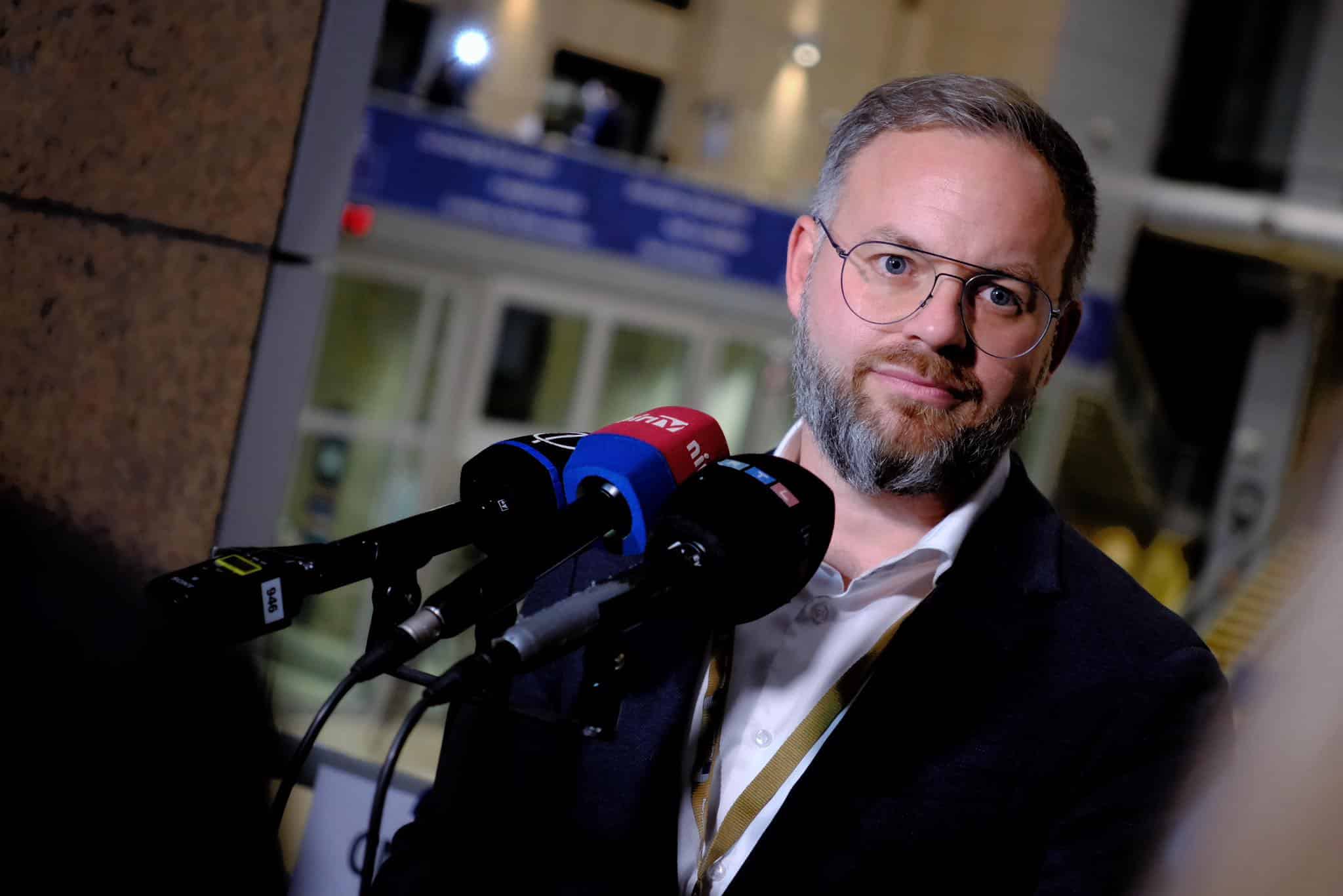 orban balazs reagal halmos adam libri mcc botrany