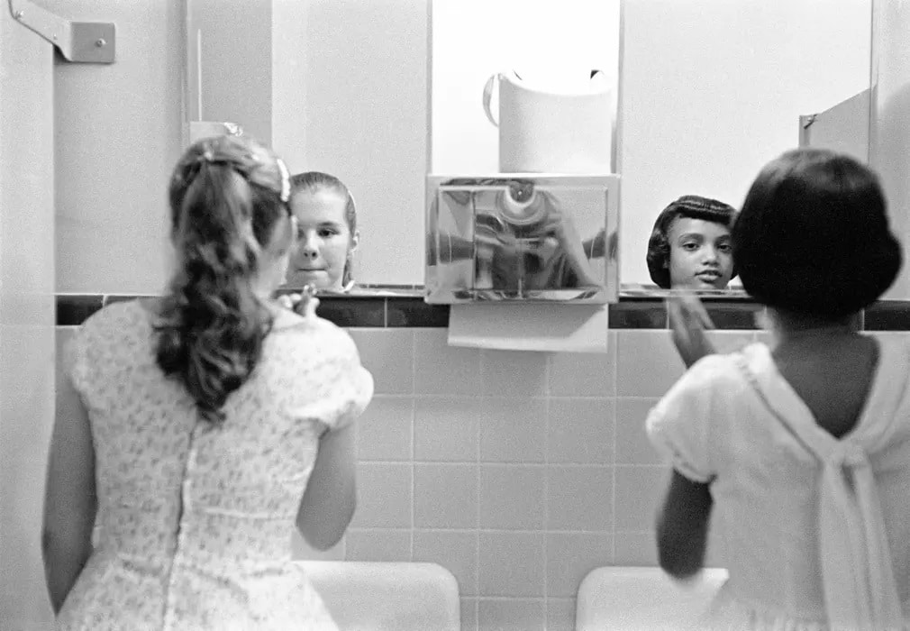 Eve Arnold, fotográfus, fotográfia, foto, virginia, tuntetes, emberi jogok, gyerekek, nap fotoja