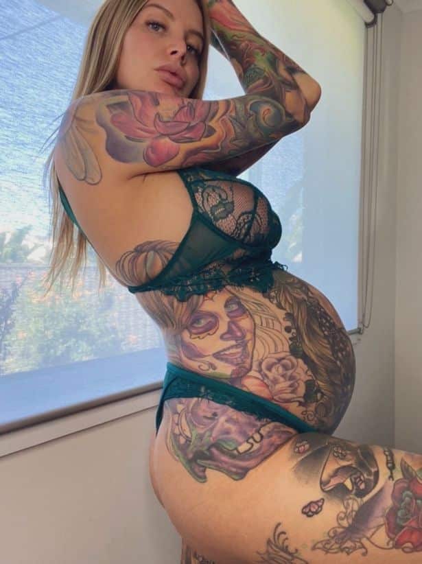 evelyn miller onlyfans terhes két hükely