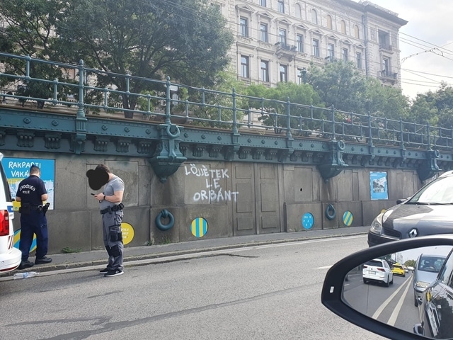 orbán viktor megölése felirat