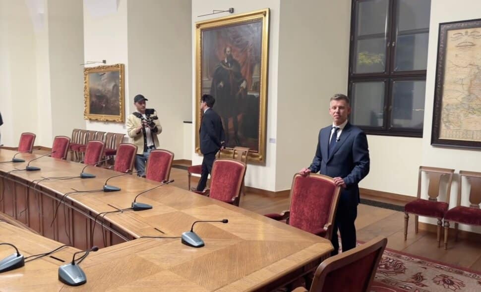 magyar peter karmelita fotok