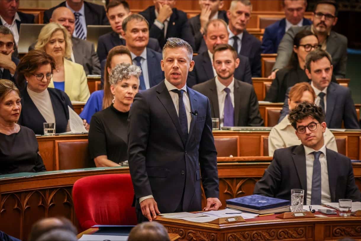 Róna Péter Magyar Péterről és az Alaptörvény 17. módosításáról fejtette ki véleményét