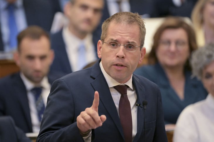 ruff-balint-rendkivuli-parlamenti-ules-eu-forrasok-2026