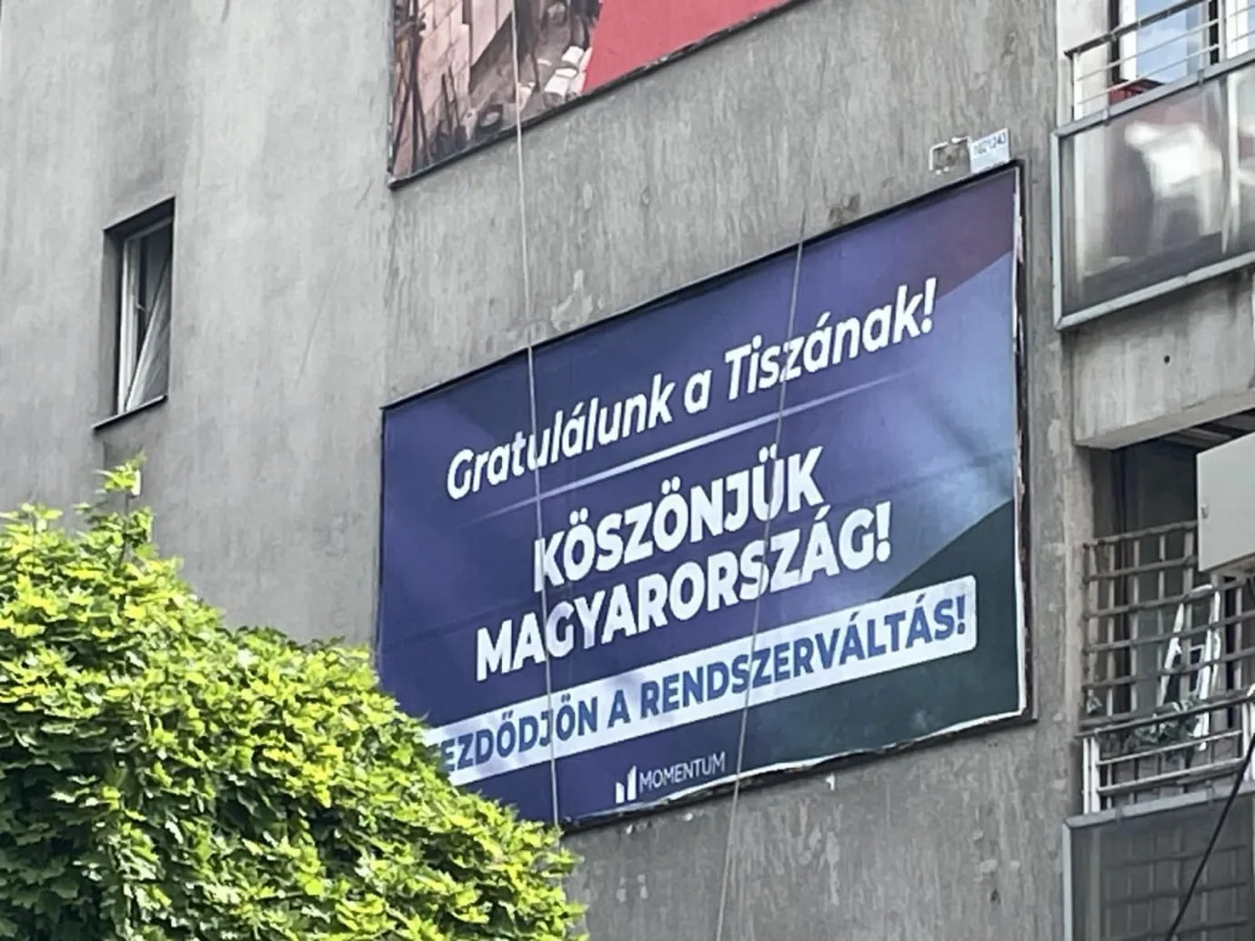 momentum-plakat-tisza-part-rendszervaltas