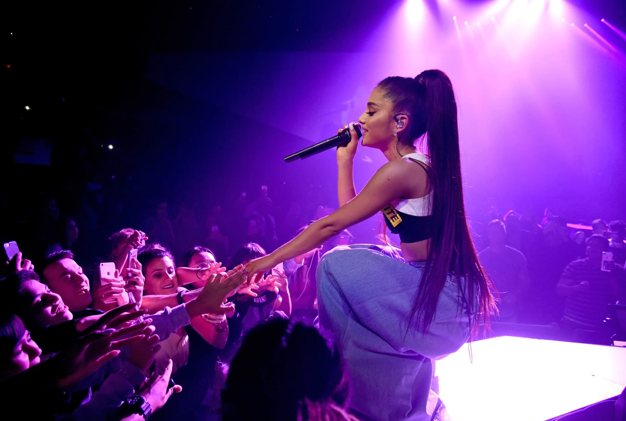 ariana-grande-manchesteri-terrortamadas-robbantas-dangerous-woman-tour