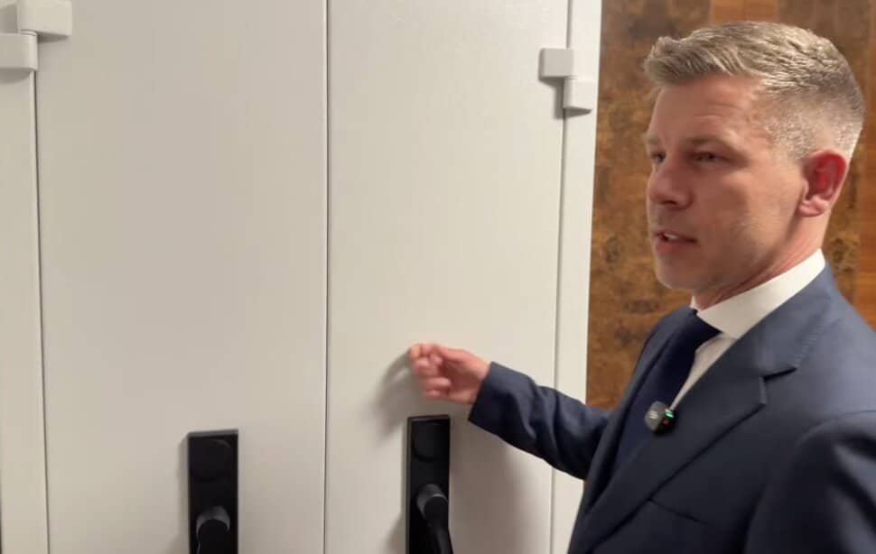 magyar peter karmelita fotok