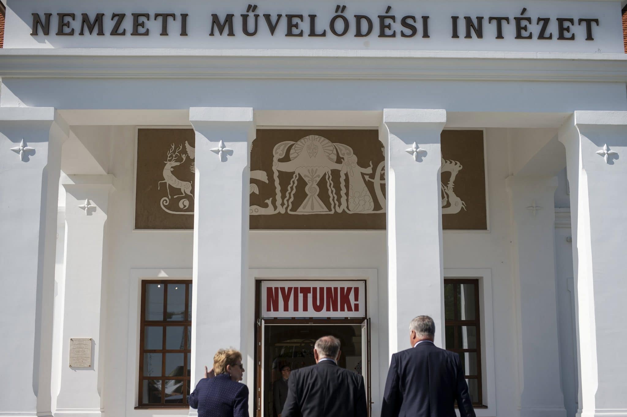 fekete-peter-nemzeti-muvelodesi-intezet-ujranyitas-poszt-covid-4