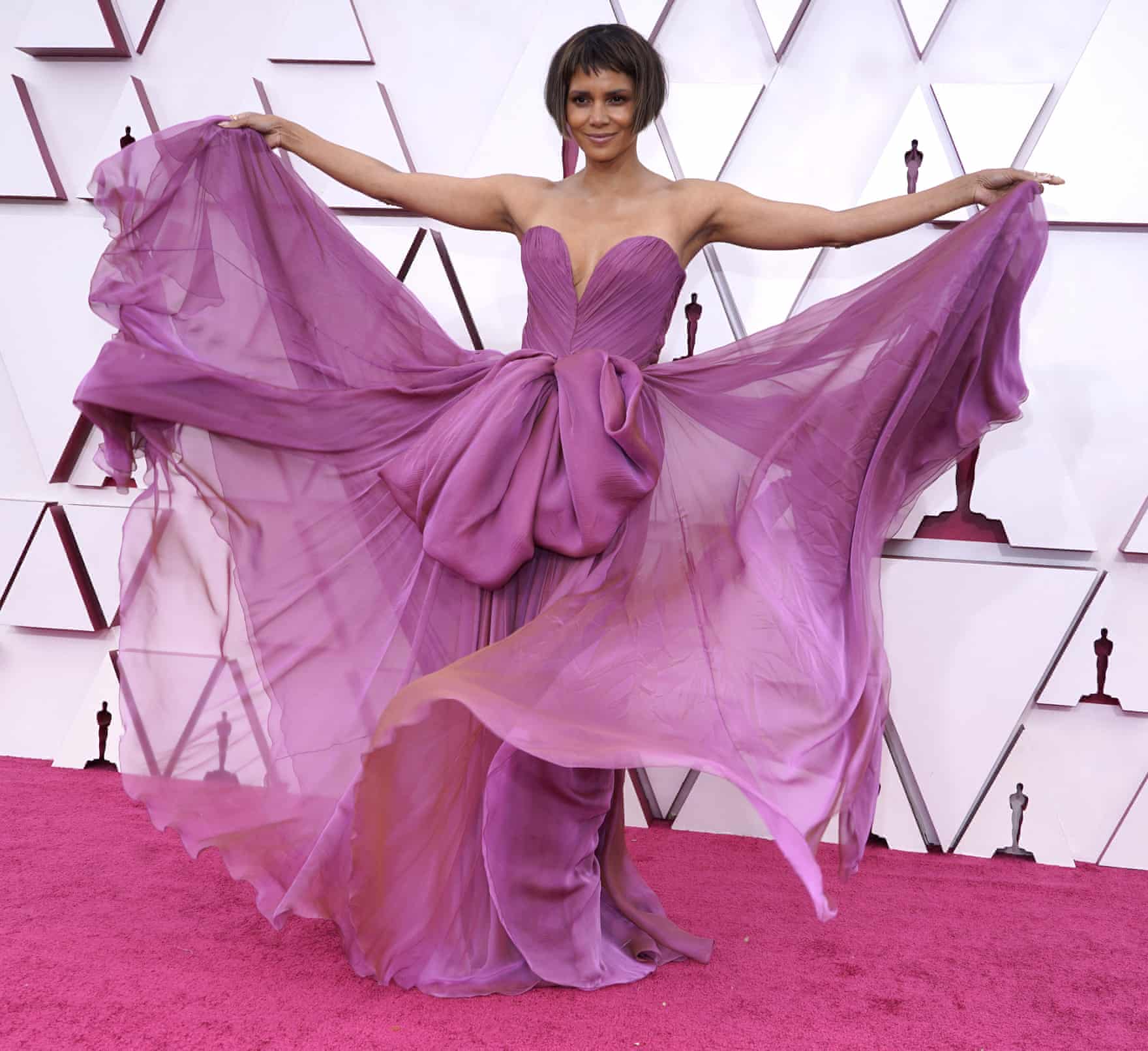 halle berry 2021 oscar gala