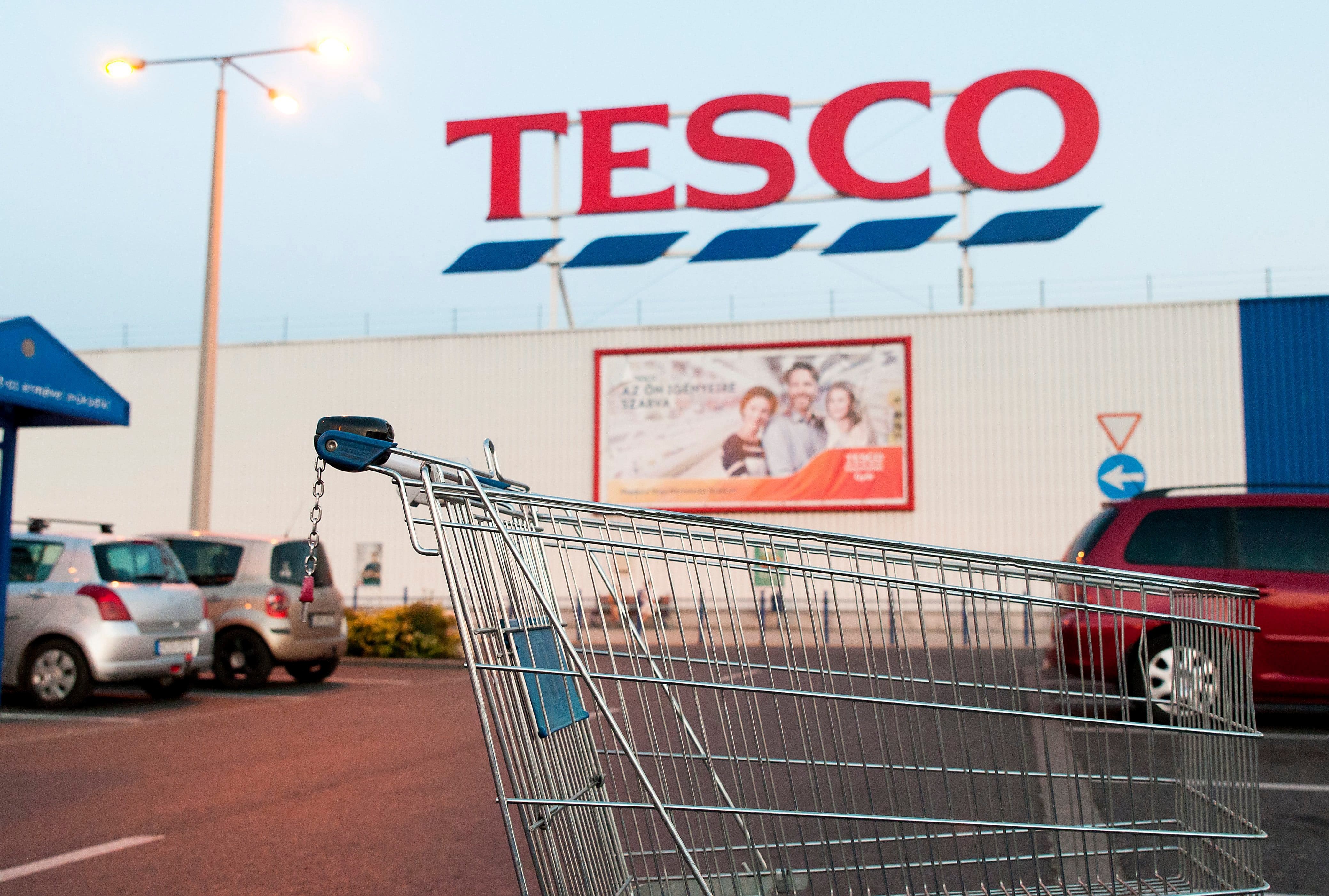 A Tesco kivonulás Magyarországról szóló hírekre reagáló Pálinkás Zsolt a felújított budaörsi áruházban