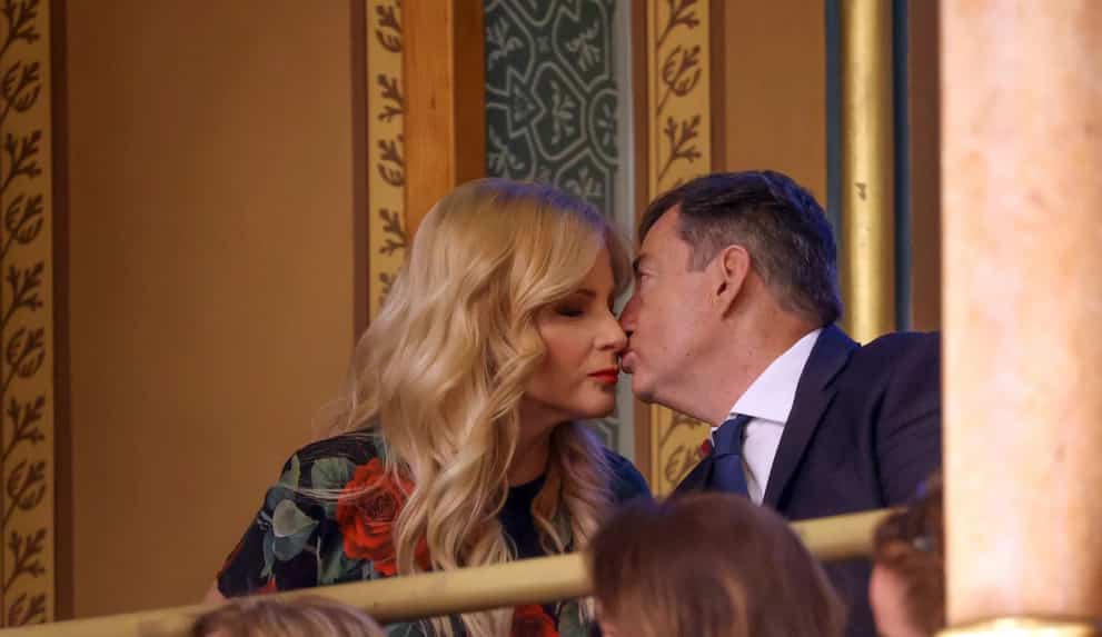 mészáros-lőrinc-várkonyi-andrea-csók-orbán-viktor-beiktatása-parlament