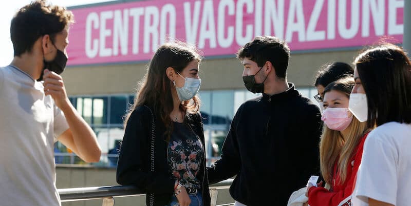 olaszorszag fiatalok tomeges oltas