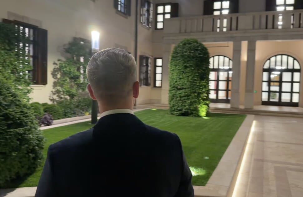magyar peter karmelita fotok